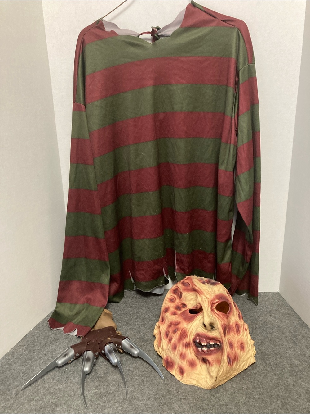 Nightmare on Elm Street 3 piece costume, mask, glove, shirt adult size